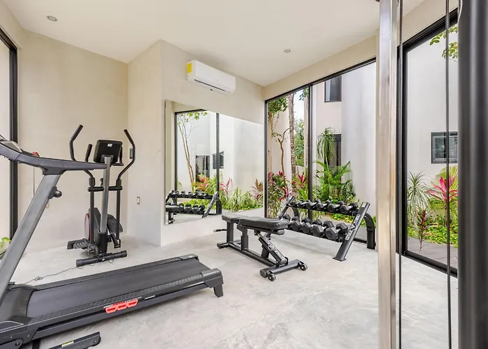 Villa Ocean Breeze - A Few Steps From The Beach!