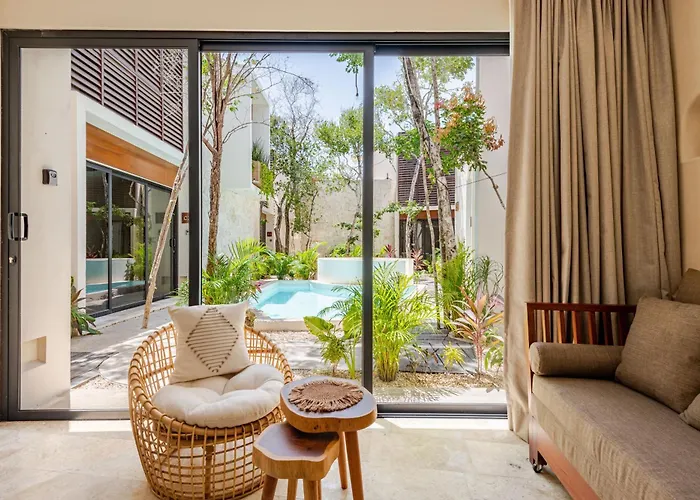 Villa Ocean Breeze - A Few Steps From The Beach!