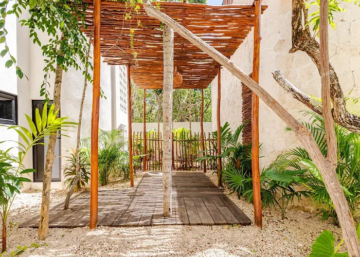 Villa Ocean Breeze - A Few Steps From The Beach!