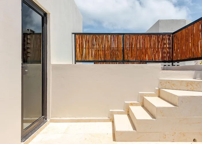 Villa Ocean Breeze - A Few Steps From The Beach!