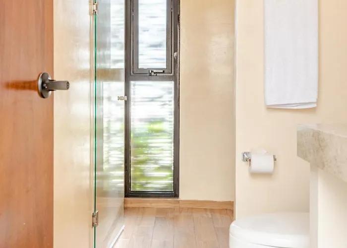 Ocean Breeze - A Few Steps From The Beach! *