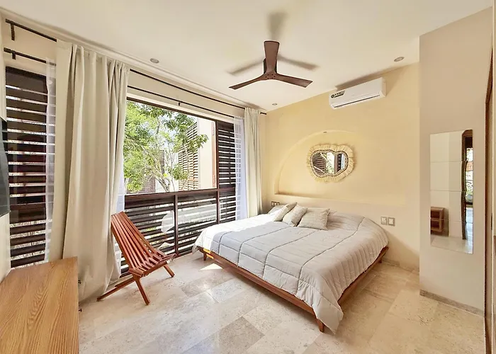 Ocean Breeze - A Few Steps From The Beach!