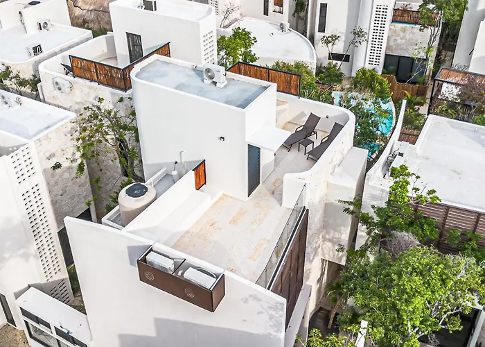 Ocean Breeze - A Few Steps From The Beach! *