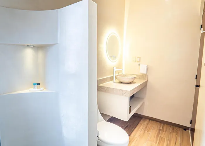 Ocean Breeze - A Few Steps From The Beach! *