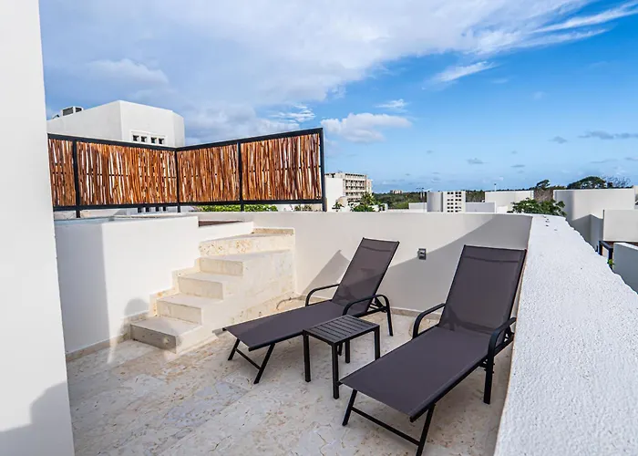 Ocean Breeze - A Few Steps From The Beach! Villa